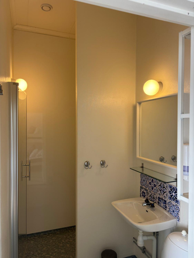 Bathroom, Marinan Richters, Tanum