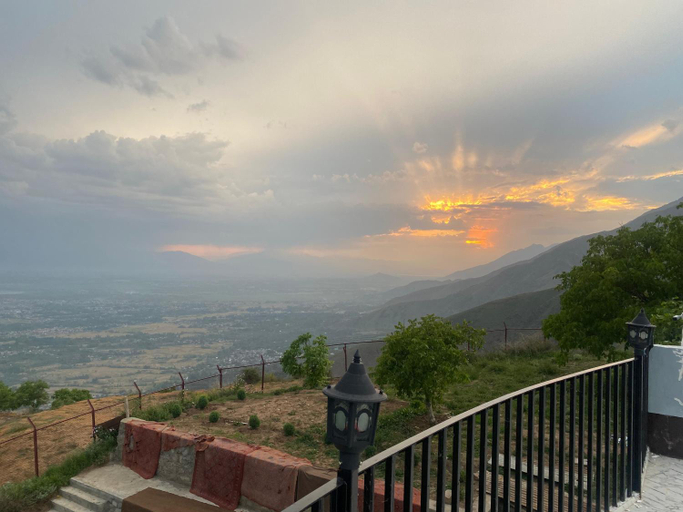 Others 5, North Cliff Cafe & Retreat, Srinagar