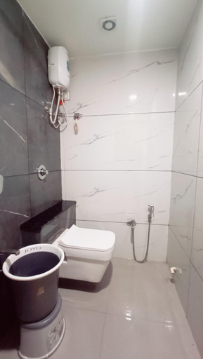 Bathroom 2, Hotel Suncity, Ahmadabad