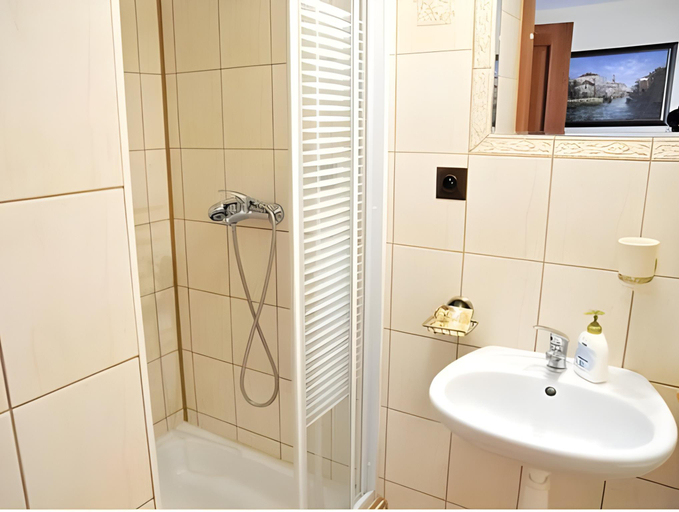 Bathroom 2, Dworek Biala Dama, Łowicz