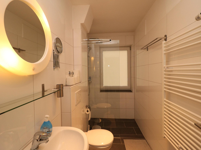 Bathroom 3, Apartment in Essen near Messe Essen, Essen