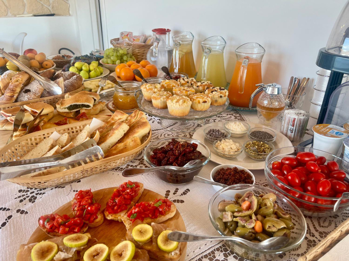 Food & Drinks