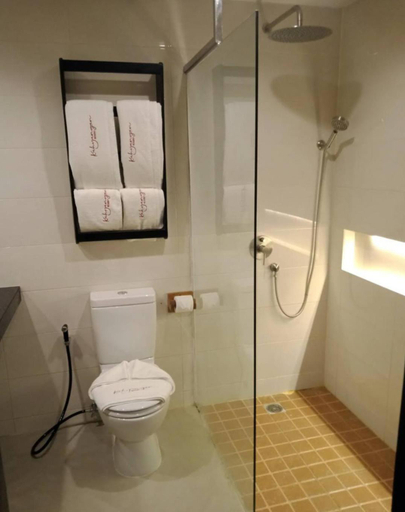 Bathroom, Villa Kencana Boalemo, Boalemo