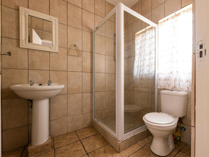 Bathroom 3, Guesthouse Fischreiher B&B, Swakopmund