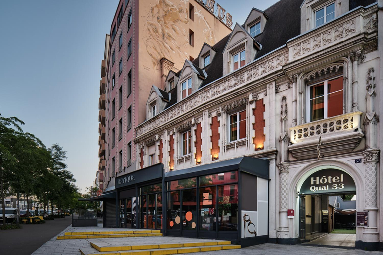 Exterior & Views