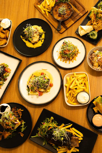 Food & Drinks 5, CBD Apartments by the International, Wagga Wagga - Pt A