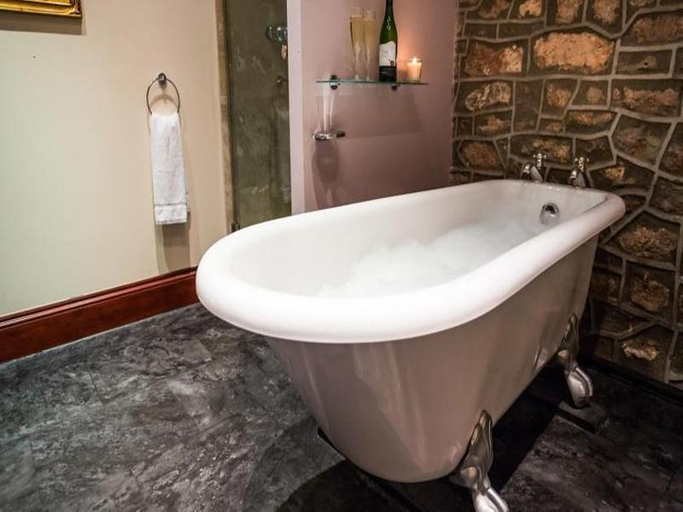 Bathroom 3, Redhill House Boutique Hotel, North Somerset