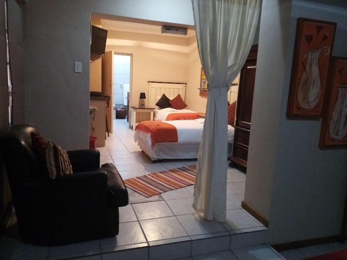 Bedroom 3, Daisy Country Lodge, Namakwa