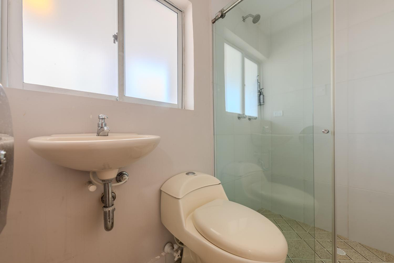 Bathroom 3, Hostel Dorado Plaza Getsemani, Cartagena de Indias