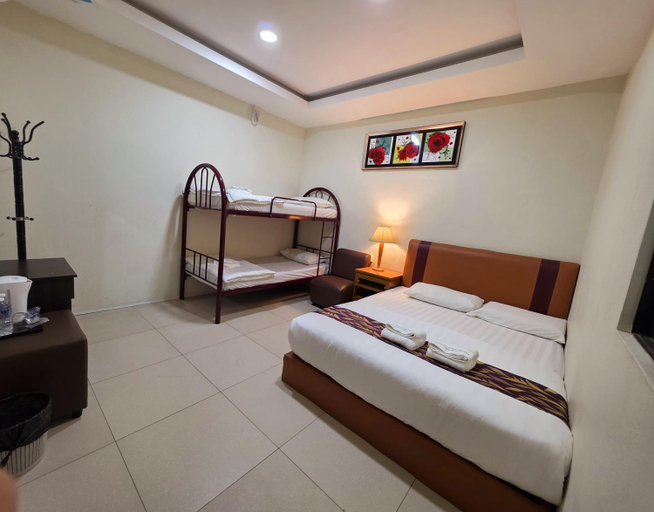 Bedroom 5, Grand Line Hotel, Semporna
