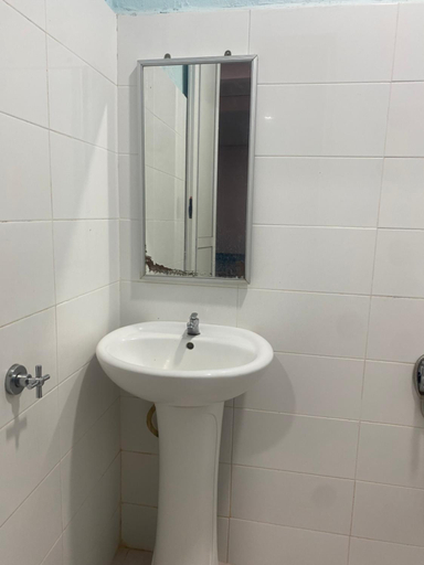 Bathroom 5, Perhentian Idaman, Besut