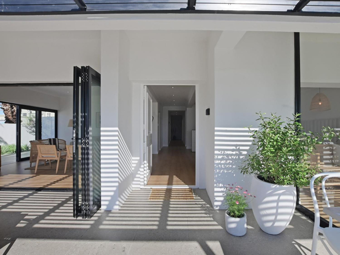 Others 3, 19 Beach Road, City of Cape Town