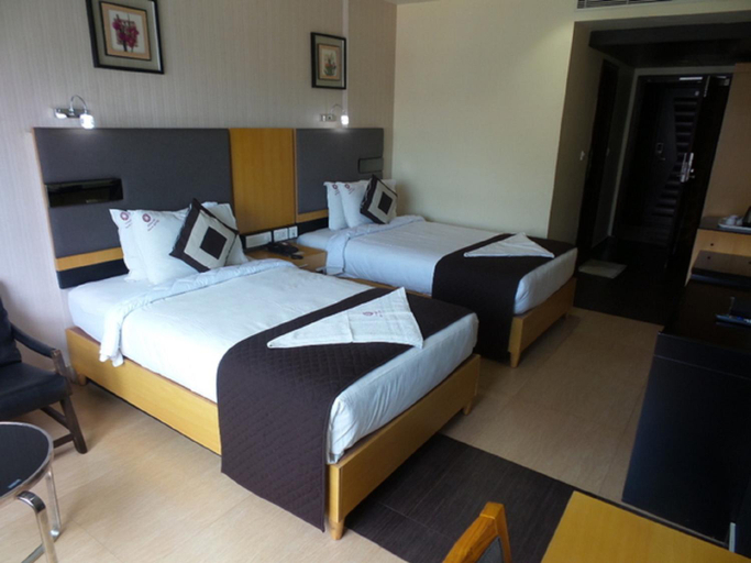 Bedroom 2, Mayas Kem Pride Hotel, Tiruchirappalli