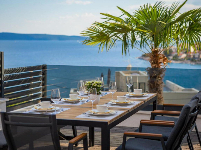 Food & Drinks 4, Luxury villa with swimming  pool and sauna, Trogir