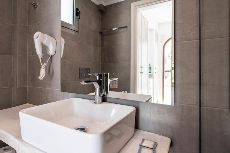 Bathroom 3, Avra Beach, Crete
