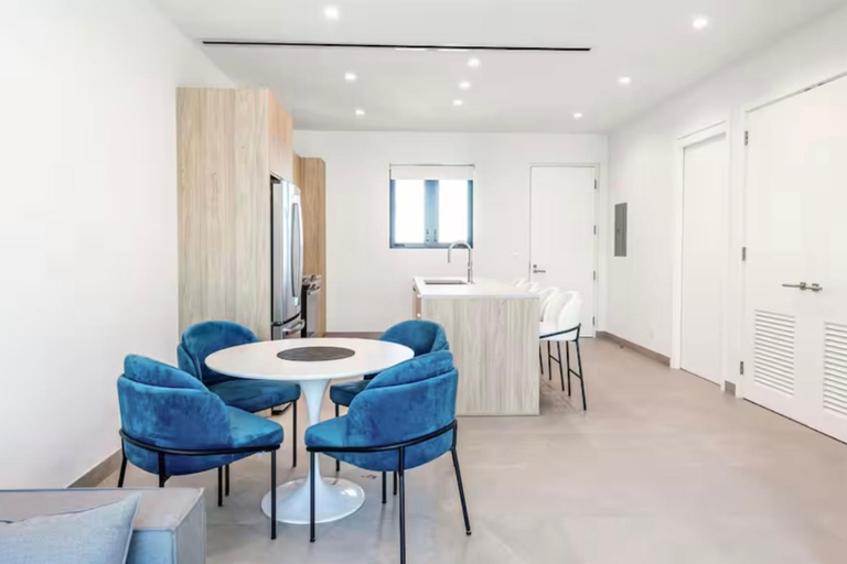 Others 3, Luxury apartment in Grace Bay Beach