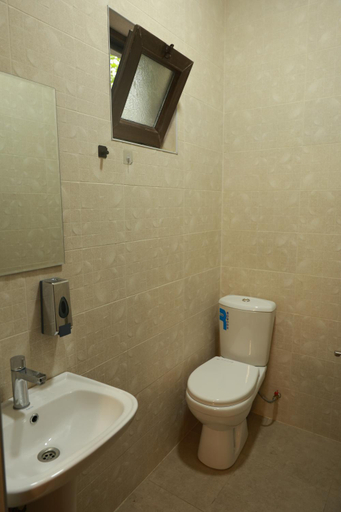 Bathroom 3, GL Cottage, Tskaltubo