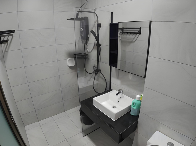 Bathroom 3, THR1: Cozy Studio with Netflix @SKYTREES, Johor Bahru