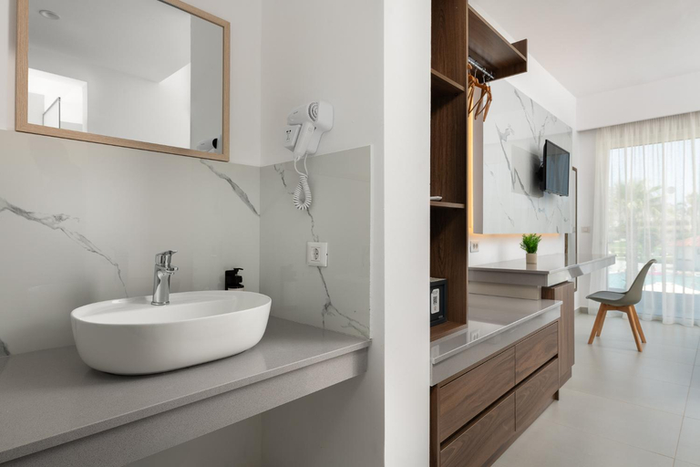 Bathroom 5, Olive Garden Hotel, South Aegean