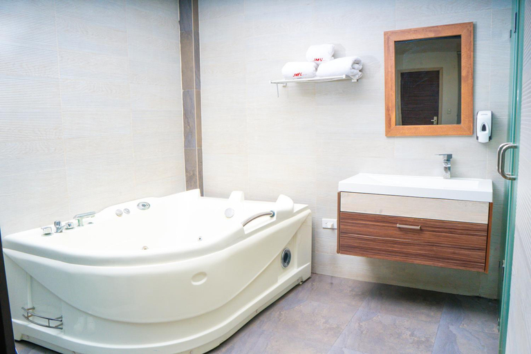 Bathroom 3, Hotel Santiago de Compostella , Cuenca