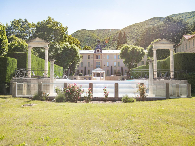 Public Area, Villa in Grimaud near Tennis Court Pool, Drôme