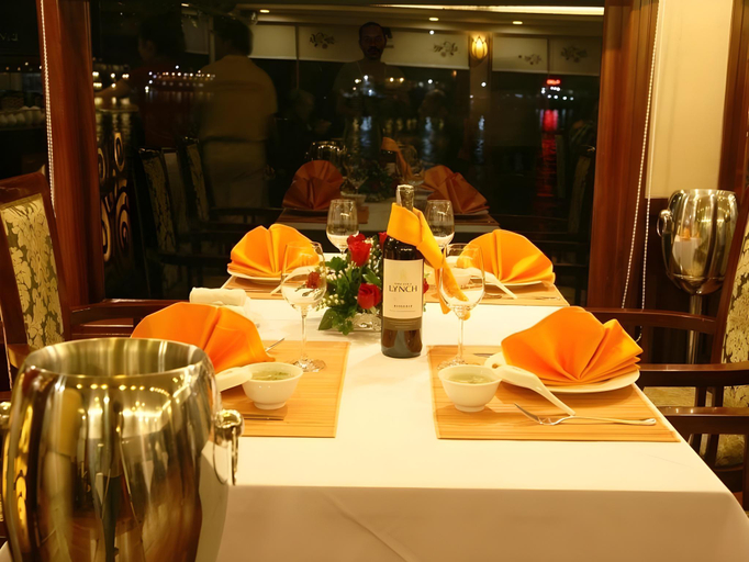 Food & Drinks 4, Deluxe Oriental Sails Halong, Hạ Long