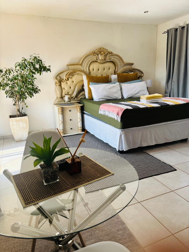 Others 2, KwaSihle Guesthouse, City of Johannesburg