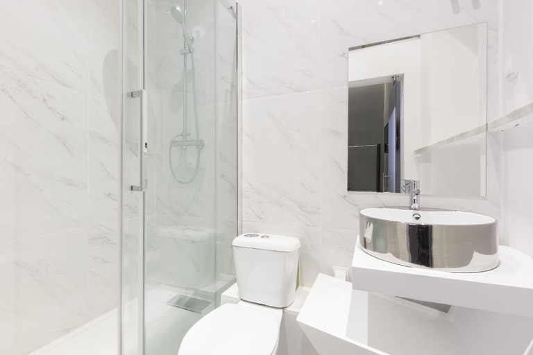Bathroom 2, Estrela by Hygge Suites, Lisbon