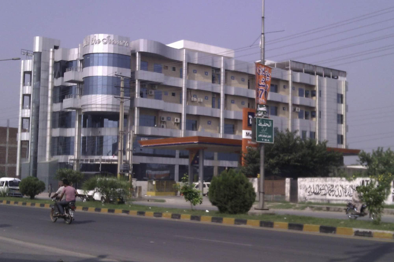 Exterior & Views, Hotel the Jeevens, Gujranwala