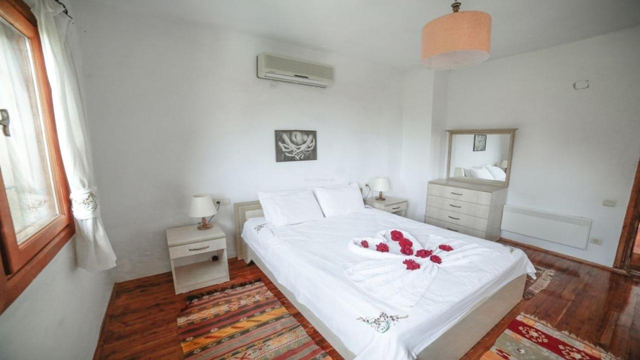 Bedroom 3, Kleo Cottages, Kaş
