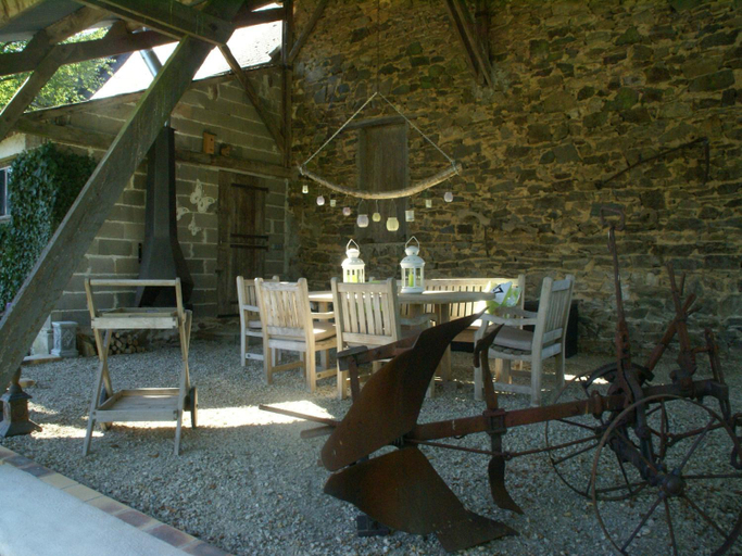 Food & Drinks, Holiday Home in Limoges with Saltwater Pool, Haute-Vienne
