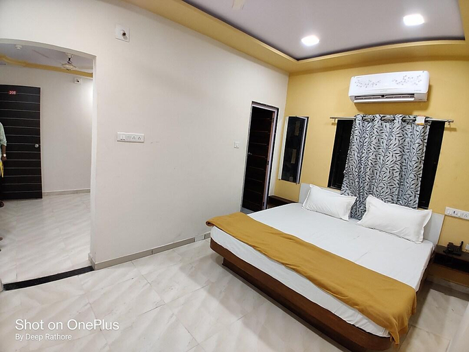 Bedroom 2, HOTEL SAROVAR INN NAROL, Ahmadabad
