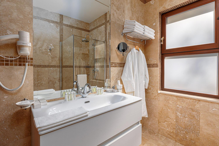 Bathroom 3, Oak Leaf Residences