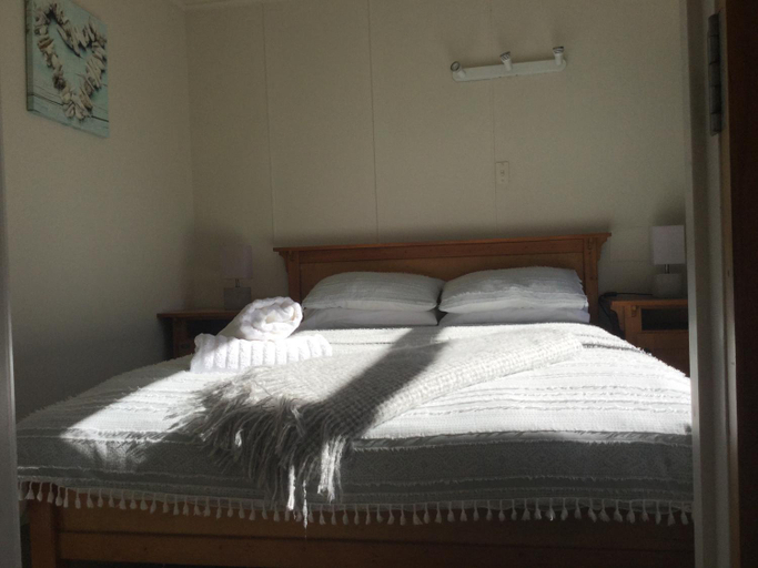 Bedroom 2, Estuary Retreat Whangamata, Thames-Coromandel