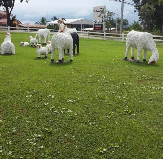 Others 4, The Garden Resort, Chai Badan