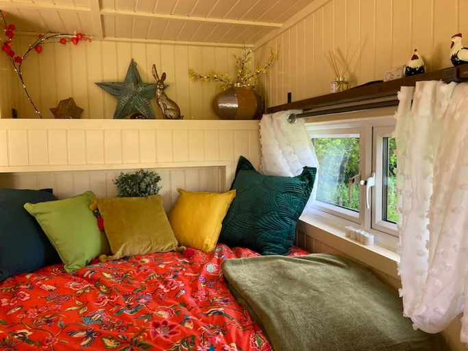 Others 4, Neddys Rest Luxury Horsebox Stay, East Sussex