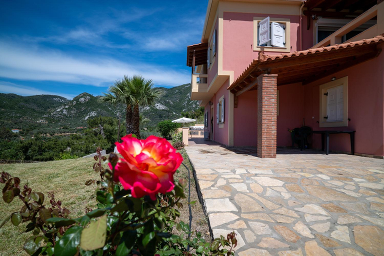 Exterior view 2, TheaHouse, North Aegean
