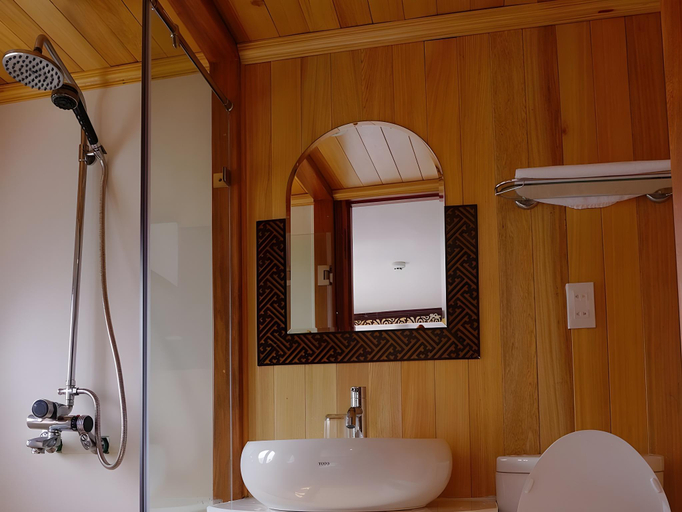 Bathroom 2, Deluxe Oriental Sails Halong, Hạ Long