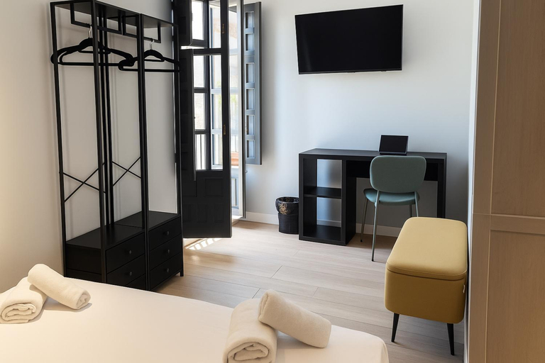 Others 5, H Complutum, Madrid