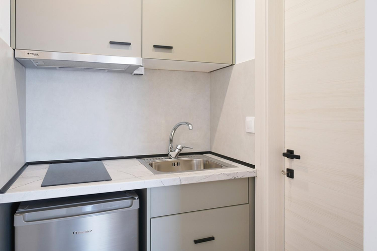 Others 5, Acroterra - Easy Living, East Macedonia and Thrace