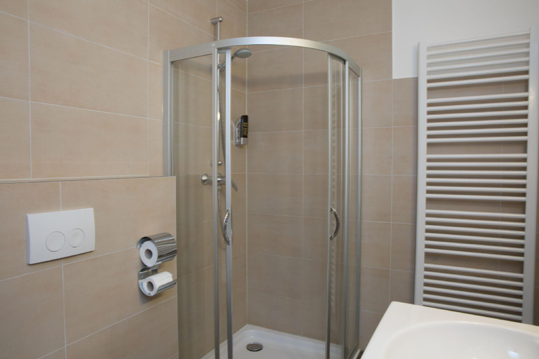 Bathroom 4, Trip Inn Goethe Classic Hotel, Frankfurt am Main