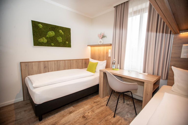 Bedroom 3, Hotel Perlach Allee by Blattl, München