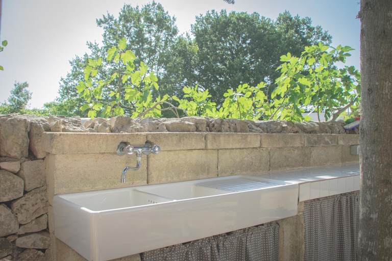 Bathroom, Ad un passo da Cisternino - Trulli con Foresta, Bici e BBQ, Brindisi