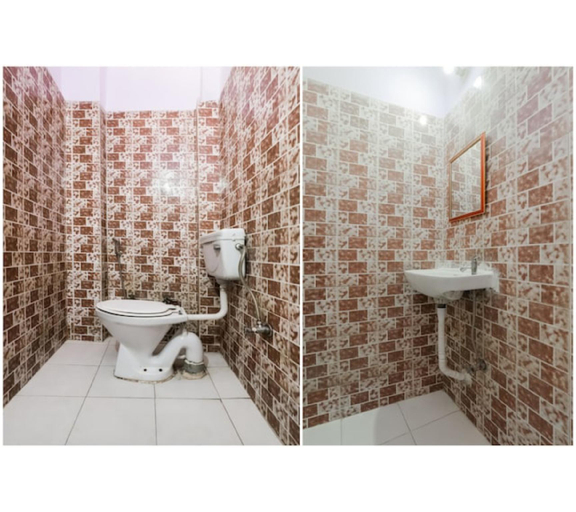 Bathroom 4, Hotel Jagriti dx, Delhi