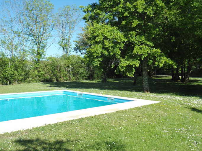 Sport & Beauty 2, Luxurious holiday home with private pool, Hautes-Pyrénées