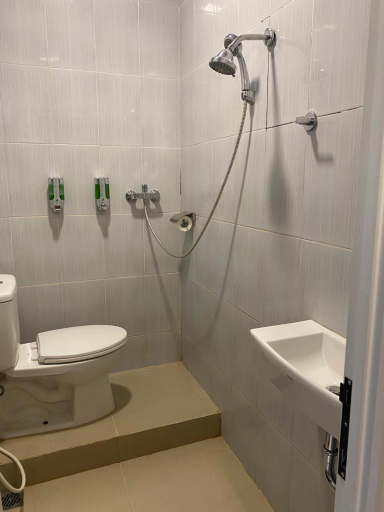 2, Garuda Hotel , Banda Aceh