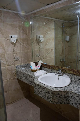 Bathroom, Cataract Resort Naama Bay, Sharm el-Sheikh
