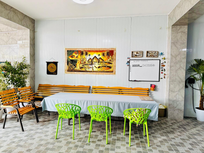 Food & Drinks 4, Komolon, Tashkent City