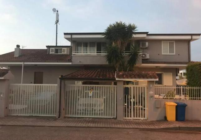 Exterior & Views 1, ISCA BLUE BEACH Casa in Villa vicino al mare, sino a max 8 persone, Catanzaro