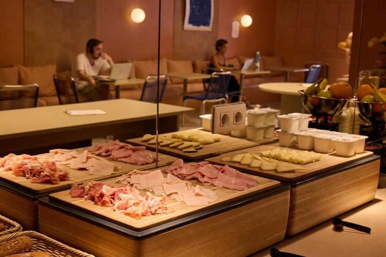 Food & Drinks 5, Latroupe Poblenou Beach, Barcelona